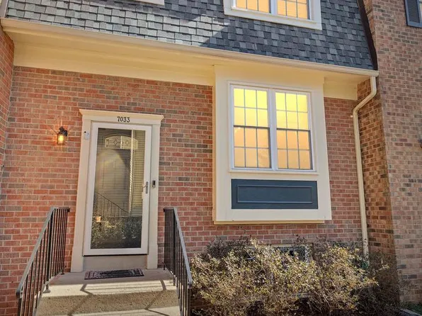 7033 Solomon Seal Ct, Springfield, VA 22152