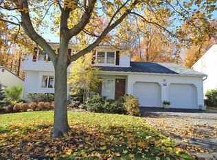 32 Woodrow Wilson Dr, Edison, NJ 08820