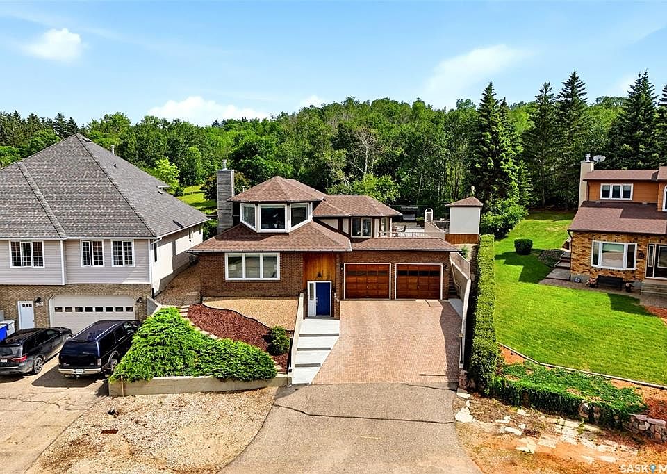 1st image of 270 Prospect CRESCENT