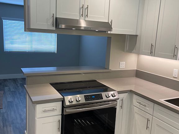 2nd image of 209 Santa Ana Ave #4