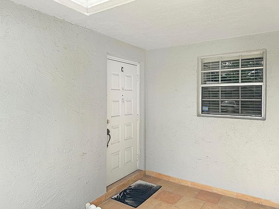 5th image of 14396 Canalview Drive #C
