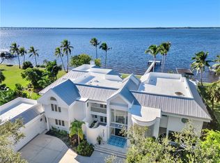 3402 W Riverside Dr, Fort Myers, FL 33901