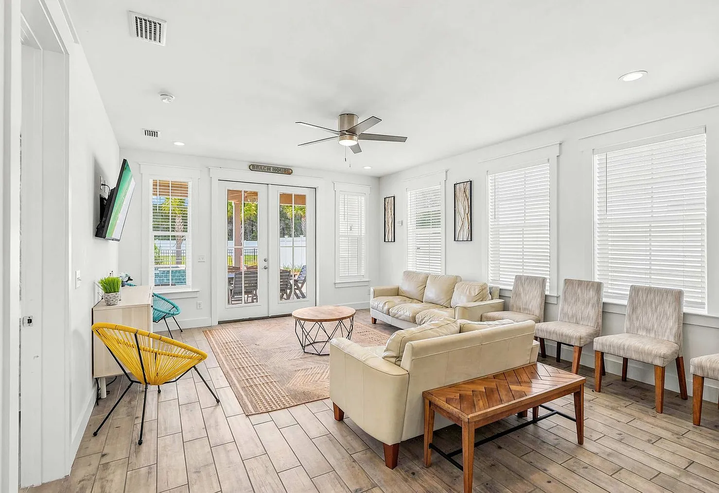5 bed, 4.0 bath, $17,929 — Photo 1