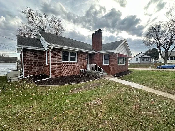 630 Groveland Pl, Dubuque, IA 52001