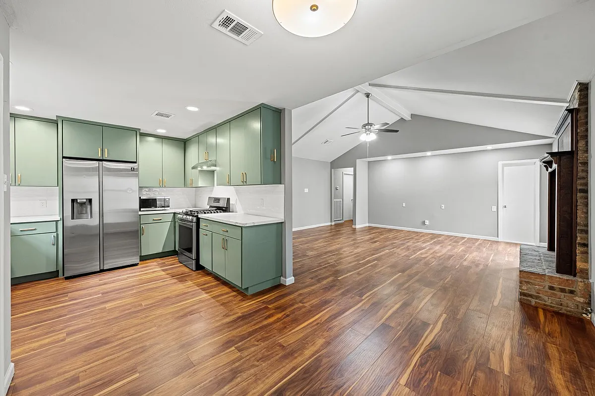 Building Photo - 25802 Maplewood Dr