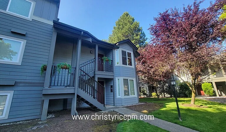 11109 NE 124th Ln #B208 — Photo 1