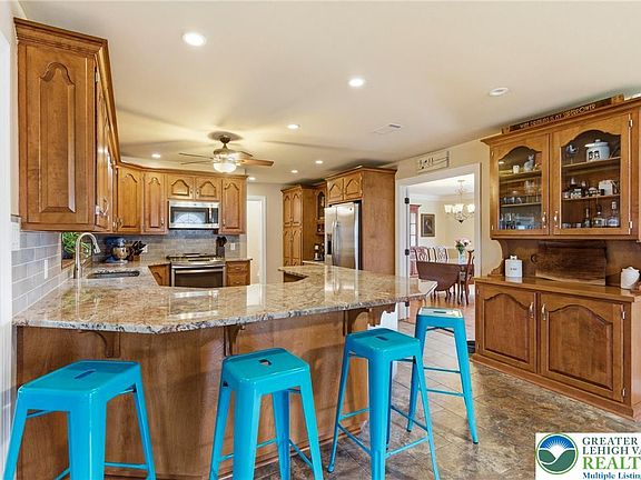 4th image of 5005 Wagner Dr