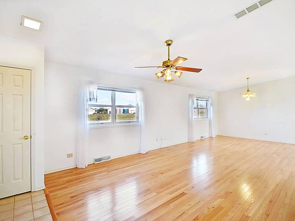 5th image of 601 Filly Ln