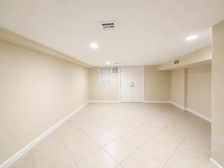 91 Leonard St #1 — Photo 14