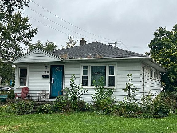 2nd image of 4852 Merrick St