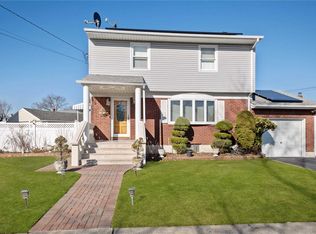 470 Emerson Pl, Valley Stream, NY 11580