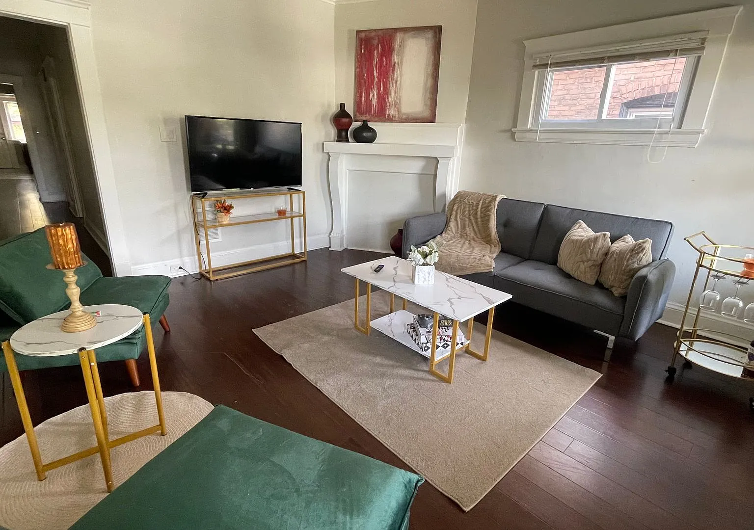 Fully Furnished Apartment — Photo 1