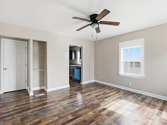 4th image of 118 Maple St