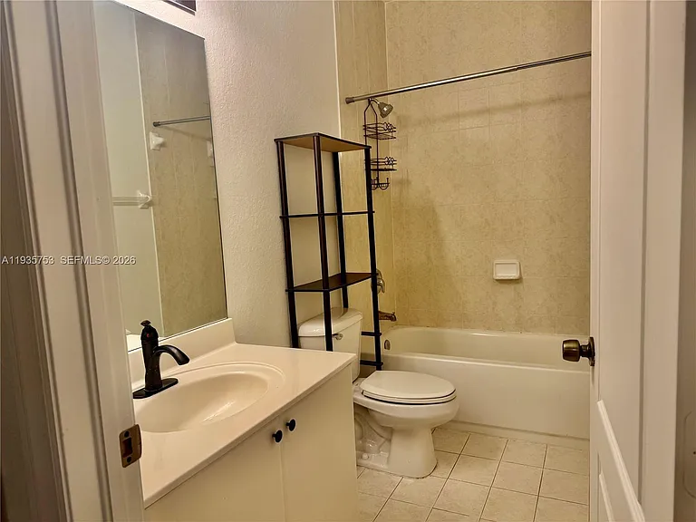 1692 SE 29th Ct #201 — Photo 17