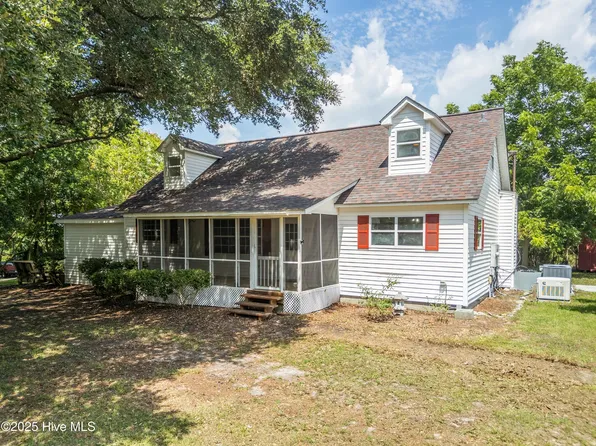 278 Batson Road, Hampstead, NC 28443