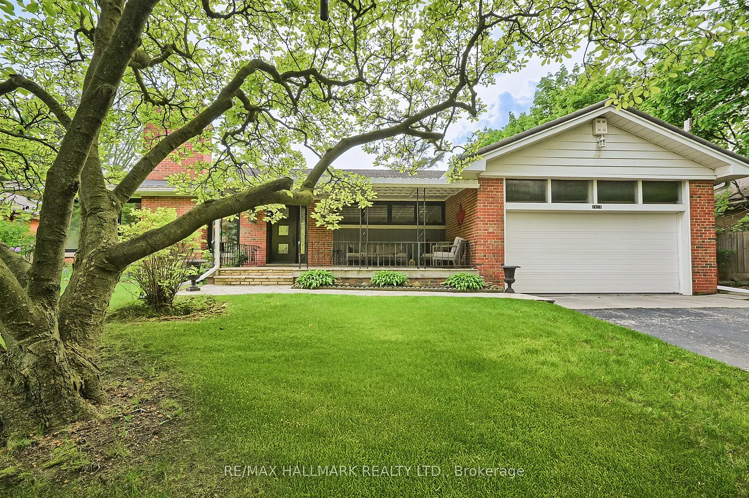 1616 Islington Ave photo 1