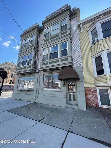 2nd image of 456 Washington Avenue
