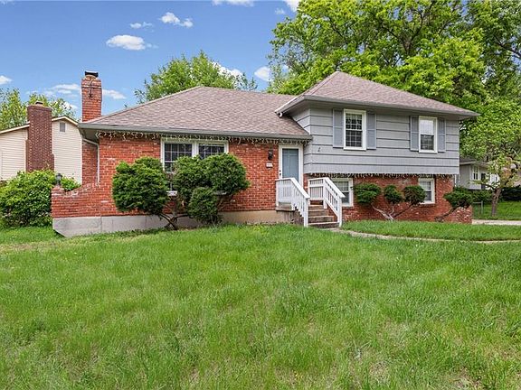 2nd image of 7617 NW Milrey Dr