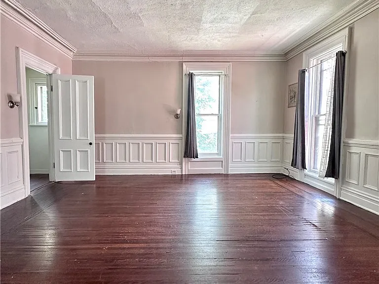 912 Lafayette Ave — Photo 3