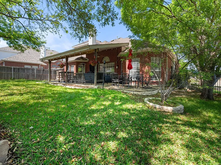 7700 Buccaneer Cir — Photo 34