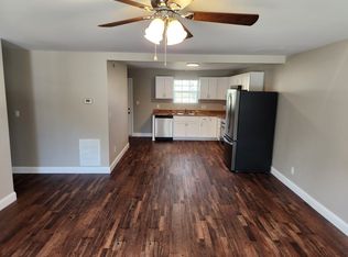 1818 Mentor Rd APT B, Louisville, TN 37777