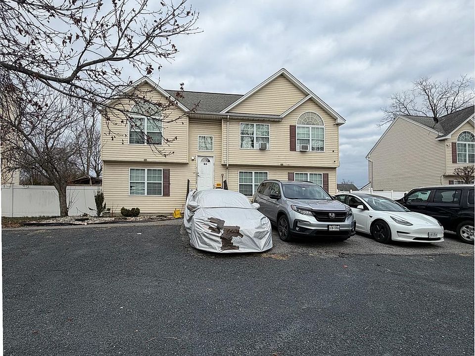 1st image of 83 3rd Avenue