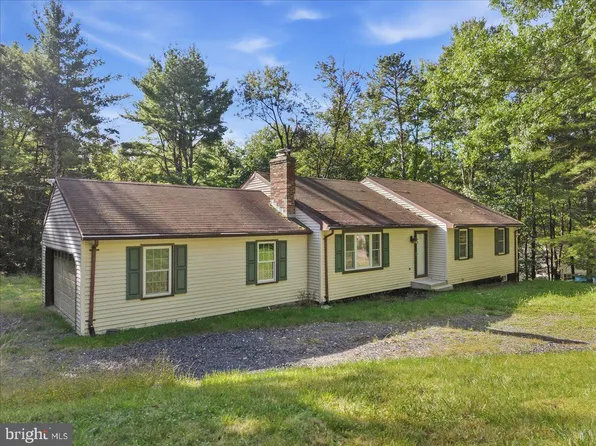 507 Starlite Ct, Stroudsburg, PA 18360