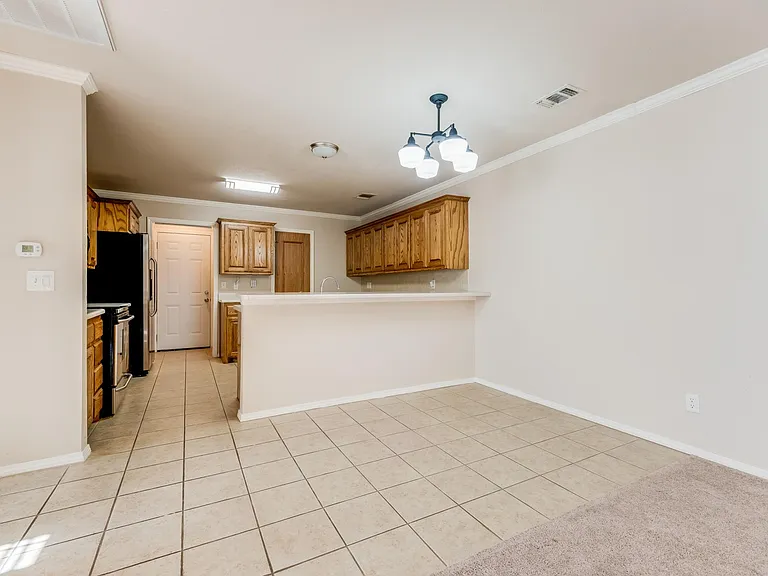 Kitchen & Dining Area