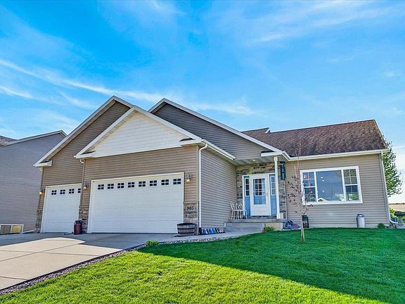 2nd image of 905 Ellie Rae Drive