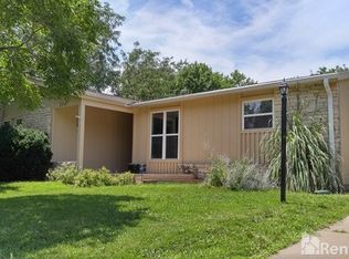 3541 SW Macvicar Ave, Topeka, KS 66611