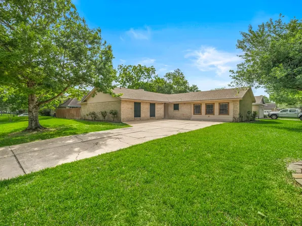 4915 Kentington Dr, Alvin, TX 77511