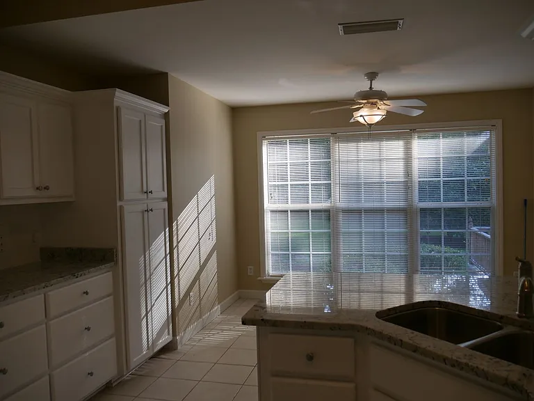 4906 Timberwood Dr — Photo 15