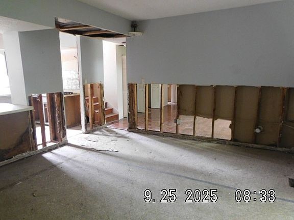 2nd image of 2320 N Kenwood Ct