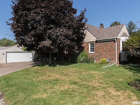 2nd image of 2324 Leclaire St