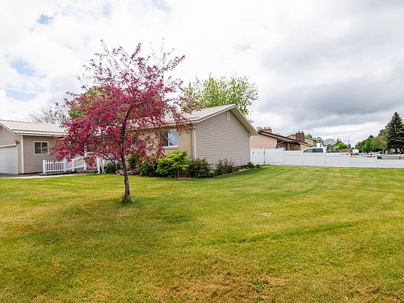 2nd image of 1012 Westcliff Dr