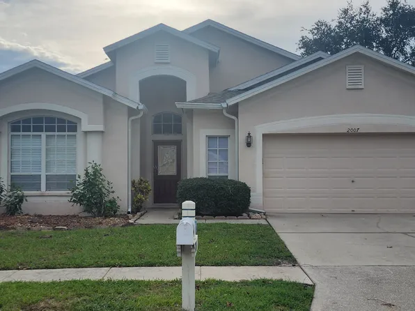 2007 Rensselaer Dr, Zephyrhills, FL 33543