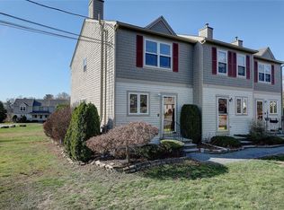 60 Fairway Dr, Coventry, RI 02816