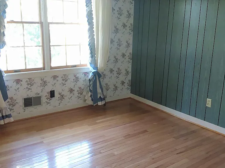 3 bed, 2200 sqft, $1,500 — Photo 3