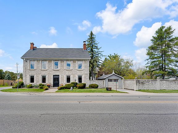 3rd image of 1863 Sydenham Rd