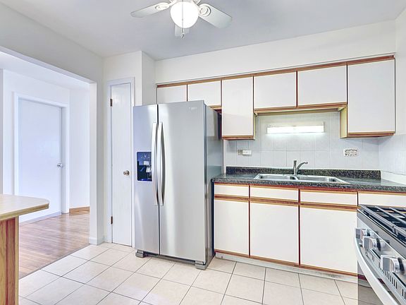5th image of 8848 Kenneth Dr #204D