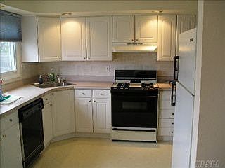 4th image of 57 Cambridge Dr