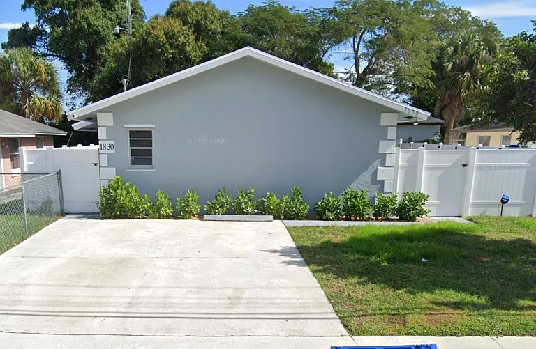 1830 Avenue S — Photo 1