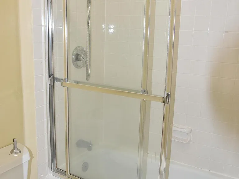 4557 King Edward Ct — Photo 35