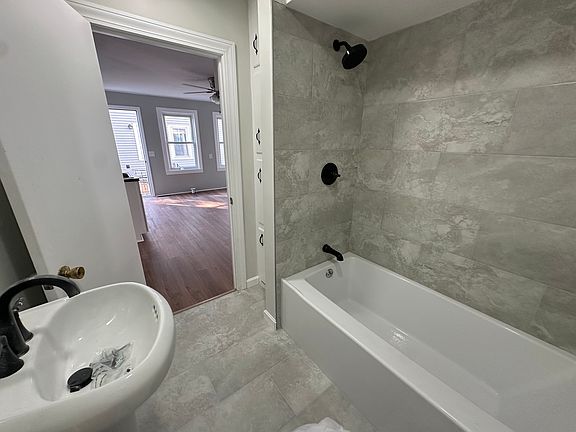 3rd image of 78-80 Palm St #80A
