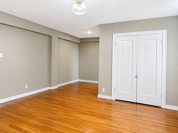 4th image of 4429 W Pine Blvd #712