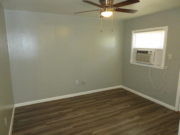 2nd image of 1902 Kewanee Ave #18