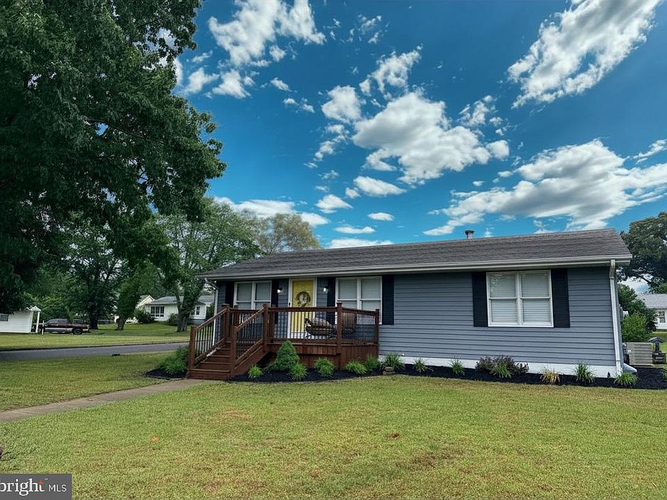 1st image of 7 Frazier Ave