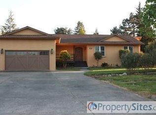 243 Princeton Ct, Sebastopol, CA 95472