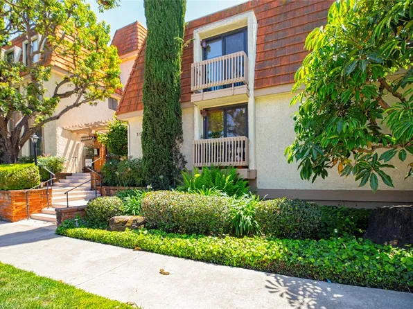 10470 Riverside Dr Unit 102, North Hollywood, CA 91602