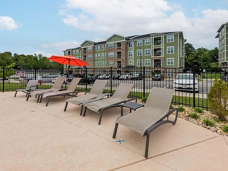 Foxwood Apartments — Photo 6